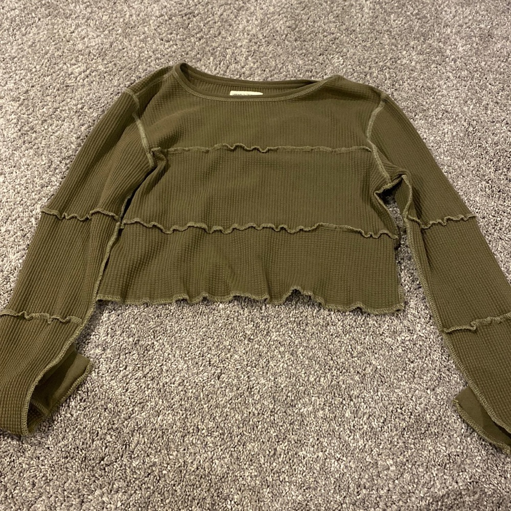Urban outfitters army grey textured long sleeve. Slightly cropped fit